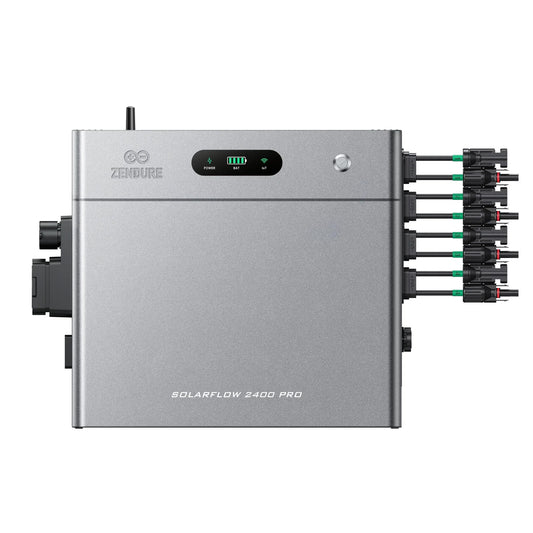 Zendure SolarFlow 2400 Pro Stromspeicher mit Display, silbernem Gehäuse und Anschlüssen